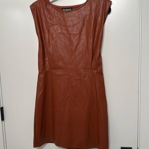 En saison Camel faux leather short dress size large